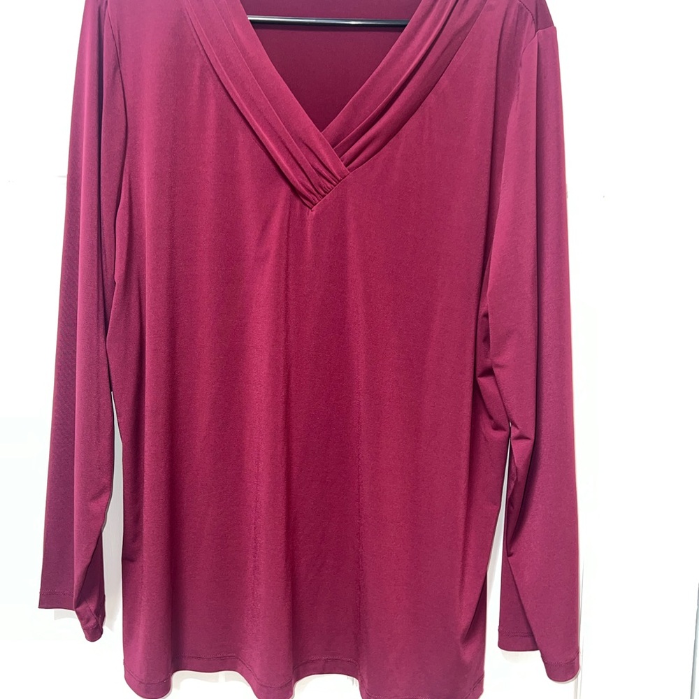 Susan Graver xl Long Sleeve V-Neck Top in Wine